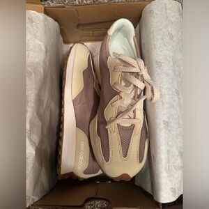 New Balance 327